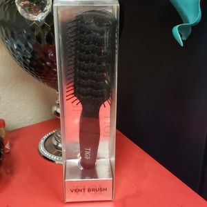 Vent Brush Tigi